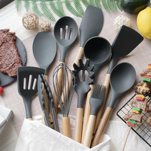 Kit de cuisine 12 pièces en silicone  أدوات المطبخ مصنوعة من السيليكون والخشب